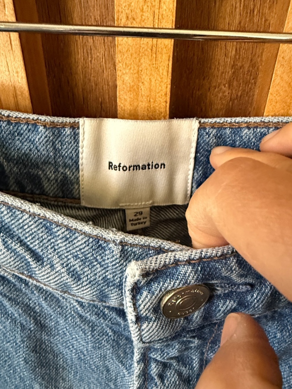 Reformation Carey Slouchy High Rise Wide Leg Jeans. in Colorado. SIze 29 Raw Hem - Picture 4 of 6